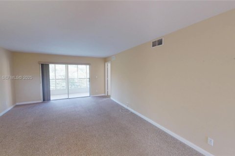 Condo in Sunrise, Florida, 2 bedrooms № 2062285 - photo 8