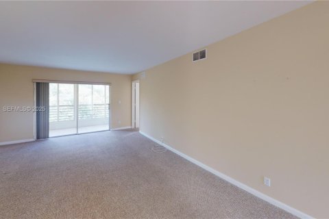 Condo in Sunrise, Florida, 2 bedrooms № 2062285 - photo 11