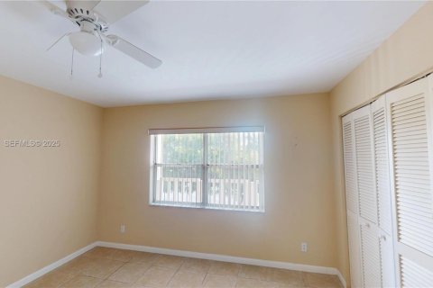 Condo in Sunrise, Florida, 2 bedrooms № 2062285 - photo 26