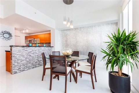 Copropriété à vendre à Miami, Floride: 2 chambres, 120.12 m2 № 1966844 - photo 6