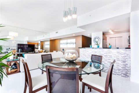 Copropriété à vendre à Miami, Floride: 2 chambres, 120.12 m2 № 1966844 - photo 8