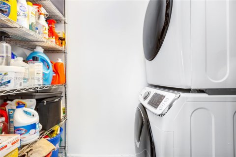 Copropriété à vendre à Miami, Floride: 2 chambres, 120.12 m2 № 1966844 - photo 14