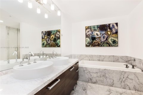 Copropriété à vendre à Miami, Floride: 2 chambres, 120.12 m2 № 1966844 - photo 23