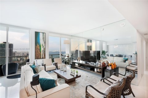 Copropriété à vendre à Miami, Floride: 2 chambres, 120.12 m2 № 1966844 - photo 1