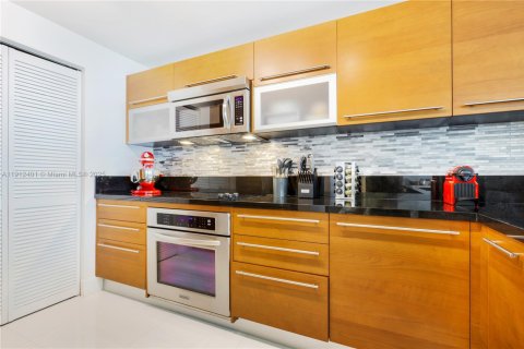 Copropriété à vendre à Miami, Floride: 2 chambres, 120.12 m2 № 1966844 - photo 13