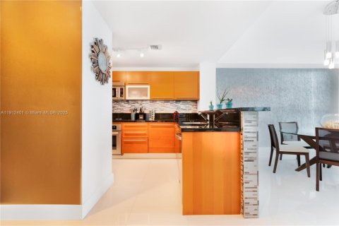 Copropriété à vendre à Miami, Floride: 2 chambres, 120.12 m2 № 1966844 - photo 11