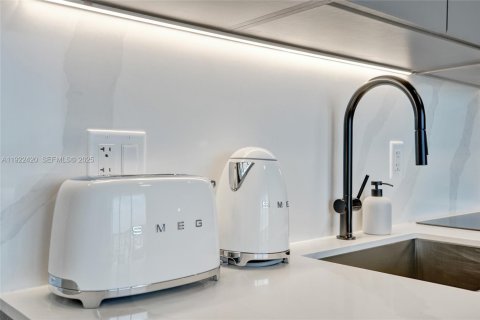 Купить кондоминиум в Майами-Бич, Флорида 1 спальня, № 1976457 - фото 12