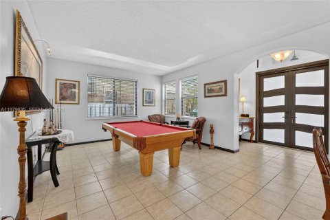 Купить виллу или дом в Мирамар, Флорида 5 спален, 232.91м2, № 2043414 - фото 11