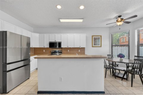 Купить виллу или дом в Мирамар, Флорида 5 спален, 232.91м2, № 2043414 - фото 13