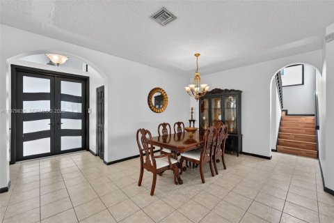 Купить виллу или дом в Мирамар, Флорида 5 спален, 232.91м2, № 2043414 - фото 10