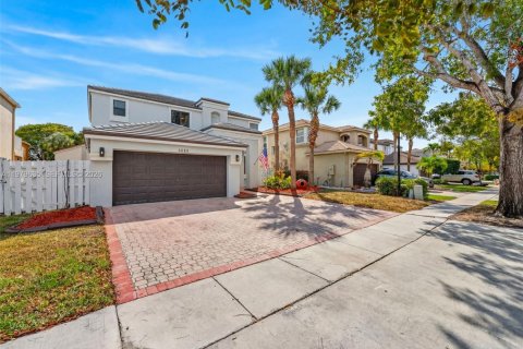 Купить виллу или дом в Мирамар, Флорида 5 спален, 232.91м2, № 2043414 - фото 2