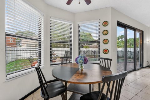 Купить виллу или дом в Мирамар, Флорида 5 спален, 232.91м2, № 2043414 - фото 15