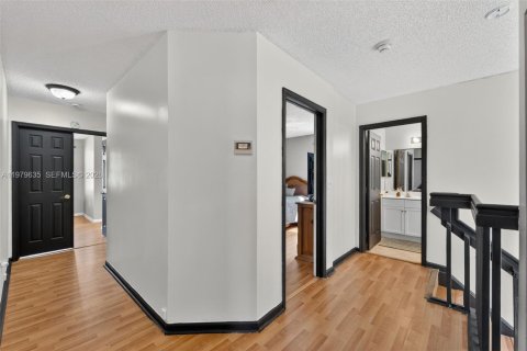 Купить виллу или дом в Мирамар, Флорида 5 спален, 232.91м2, № 2043414 - фото 24