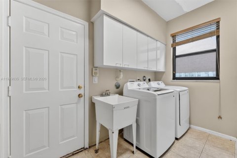 Купить виллу или дом в Мирамар, Флорида 5 спален, 232.91м2, № 2043414 - фото 30