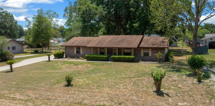 House in Ocala, Florida 3 bedrooms, 134.8 sq.m. № 1843325