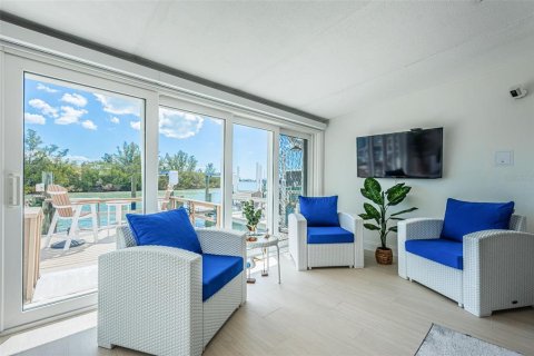 Купить виллу или дом в Сент-Питерсберг, Флорида 5 комнат, 151.06м2, № 2144981 - фото 14