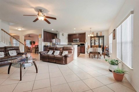 House in Orlando, Florida 5 bedrooms, 287.25 sq.m. № 2396221 - photo 12