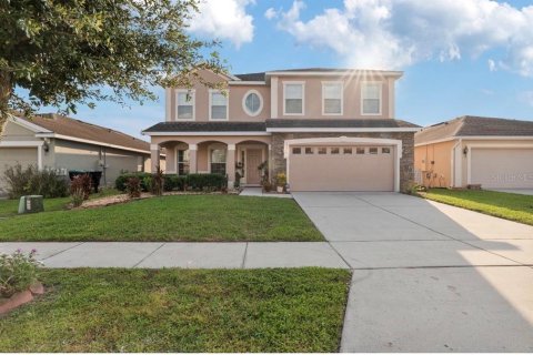 House in Orlando, Florida 5 bedrooms, 287.25 sq.m. № 2396221 - photo 3