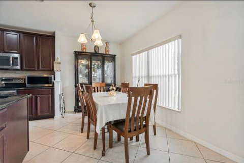House in Orlando, Florida 5 bedrooms, 287.25 sq.m. № 2396221 - photo 11