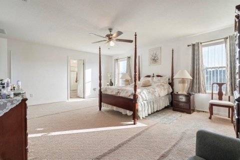House in Orlando, Florida 5 bedrooms, 287.25 sq.m. № 2396221 - photo 20