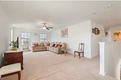 House in Orlando, Florida 5 bedrooms, 287.25 sq.m. № 2396221 - photo 16