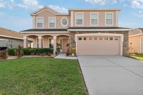 House in Orlando, Florida 5 bedrooms, 287.25 sq.m. № 2396221 - photo 2