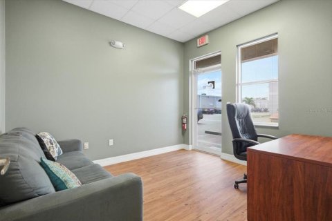 Immobilier commercial à louer à Sarasota, Floride: 86.96 m2 № 2425949 - photo 5