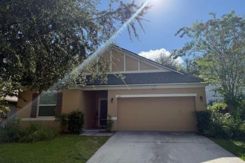 House in Tavares, Florida 3 bedrooms, 148.27 sq.m. № 1881174 - photo 1