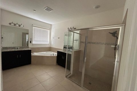 House in Orlando, Florida 4 bedrooms, 255.76 sq.m. № 2427067 - photo 22