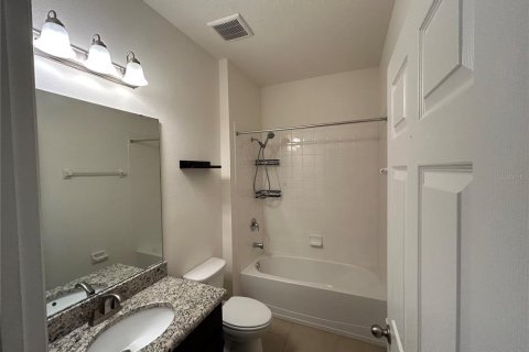 House in Orlando, Florida 4 bedrooms, 255.76 sq.m. № 2427067 - photo 11