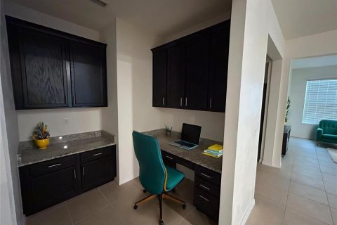 House in Orlando, Florida 4 bedrooms, 255.76 sq.m. № 2427067 - photo 8