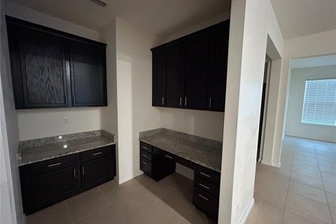 House in Orlando, Florida 4 bedrooms, 255.76 sq.m. № 2427067 - photo 7