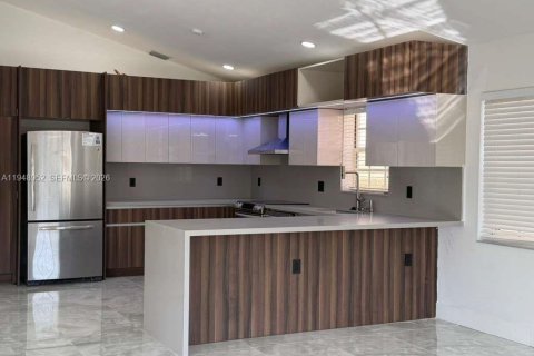 Casa en alquiler en Weston, Florida, 4 dormitorios, 215.72 m2 № 2004721 - foto 7