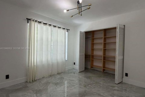 Casa en alquiler en Weston, Florida, 4 dormitorios, 215.72 m2 № 2004721 - foto 12