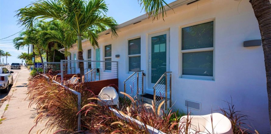 Immobilier commercial à Hollywood, Floride 276.11 m2 № 1994654