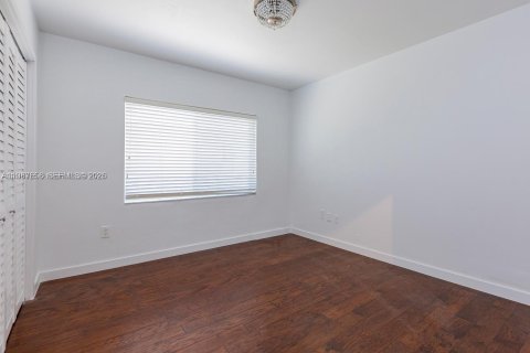 Apartamento en alquiler en Coral Gables, Florida, 3 dormitorios, 148.64 m2 № 2050410 - foto 13