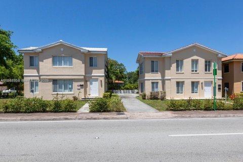 Apartamento en Coral Gables, Florida 3 dormitorios, 148.64 m2 № 2050410