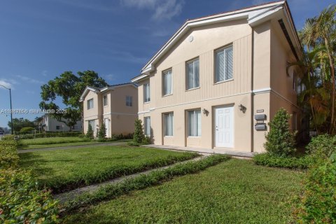 Apartamento en alquiler en Coral Gables, Florida, 3 dormitorios, 148.64 m2 № 2050410 - foto 16