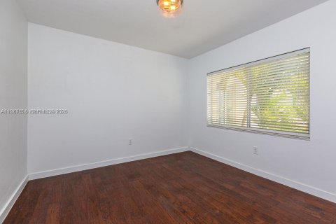 Apartamento en alquiler en Coral Gables, Florida, 3 dormitorios, 148.64 m2 № 2050410 - foto 11