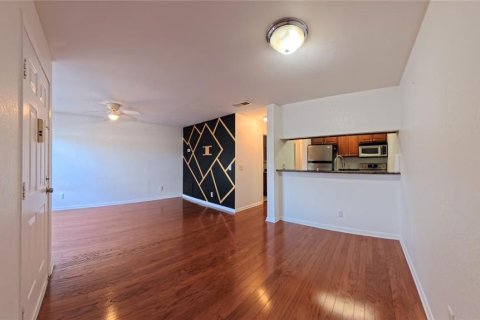Copropriété à vendre à Tampa, Floride: 2 chambres, 82.13 m2 № 2155923 - photo 5