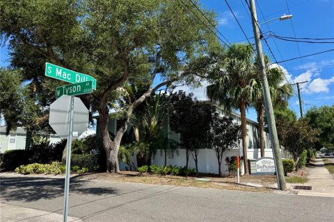 Condo in Tampa, Florida, 2 bedrooms № 2155923 - photo 23
