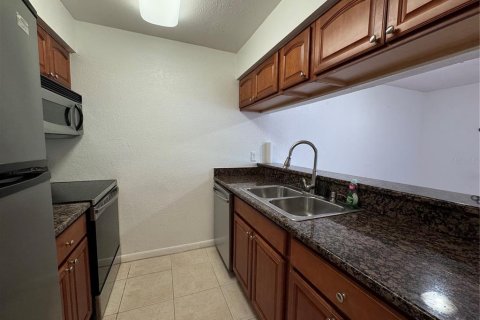 Copropriété à vendre à Tampa, Floride: 2 chambres, 82.13 m2 № 2155923 - photo 12