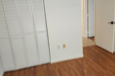 Снять в аренду кондоминиум в Майами, Флорида 2 спальни, 80.82м2, № 1930915 - фото 16