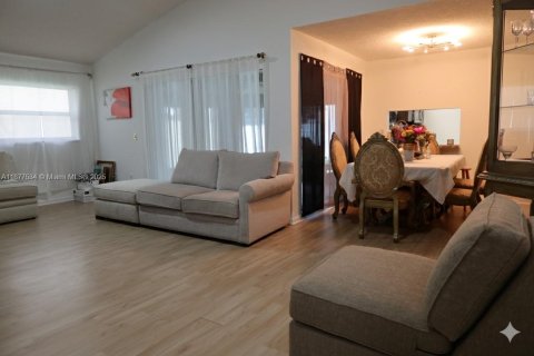 Villa ou maison à vendre à Pembroke Pines, Floride: 3 chambres, 145.86 m2 № 1921951 - photo 5