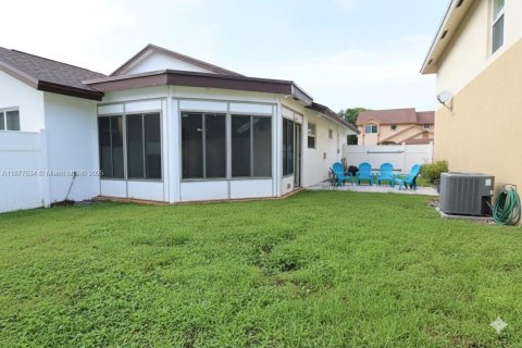 Villa ou maison à vendre à Pembroke Pines, Floride: 3 chambres, 145.86 m2 № 1921951 - photo 18