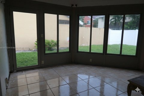 Villa ou maison à vendre à Pembroke Pines, Floride: 3 chambres, 145.86 m2 № 1921951 - photo 21