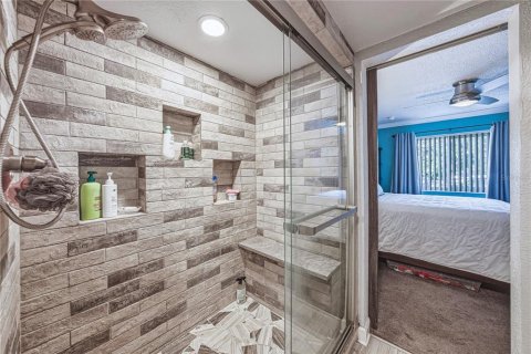 Condo in Saint Petersburg, Florida, 2 bedrooms № 2212200 - photo 25