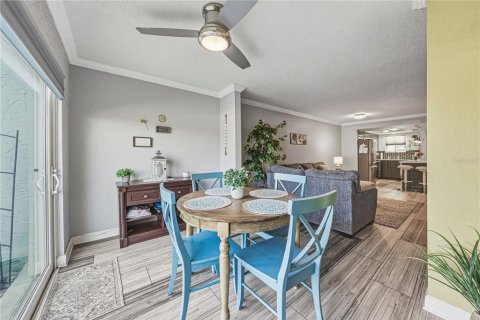 Condo in Saint Petersburg, Florida, 2 bedrooms № 2212200 - photo 16