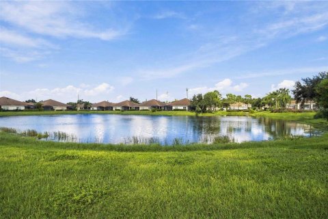 Villa ou maison à vendre à Bradenton, Floride: 2 chambres, 142.14 m2 № 2425503 - photo 2