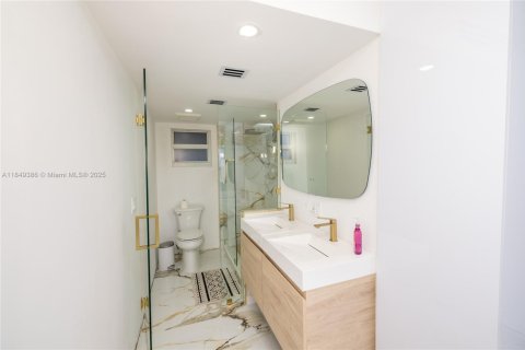 Copropriété à vendre à Hollywood, Floride: 1 chambre, 76.18 m2 № 2017374 - photo 17